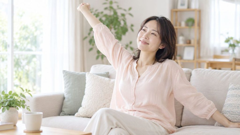 セルフケアで片頭痛がやわらぎリラックスする女性